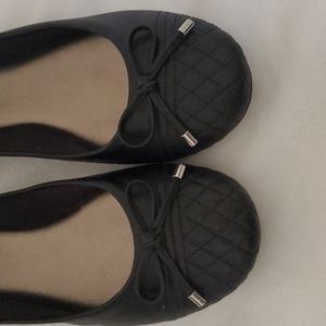 COACH AND FOUR, BLACK SLIP ON SHOES. SIZE 8 . NWT AND BOX
